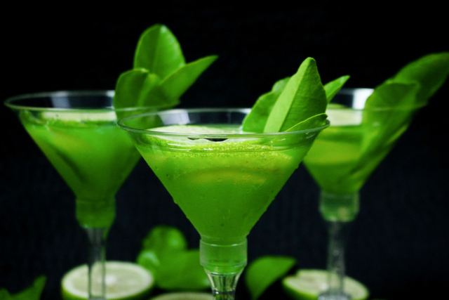 Menthe du mojito : la presser doucement plutôt que la réduire en purée Menthe du mojito : la presser doucement plutôt que la réduire en purée